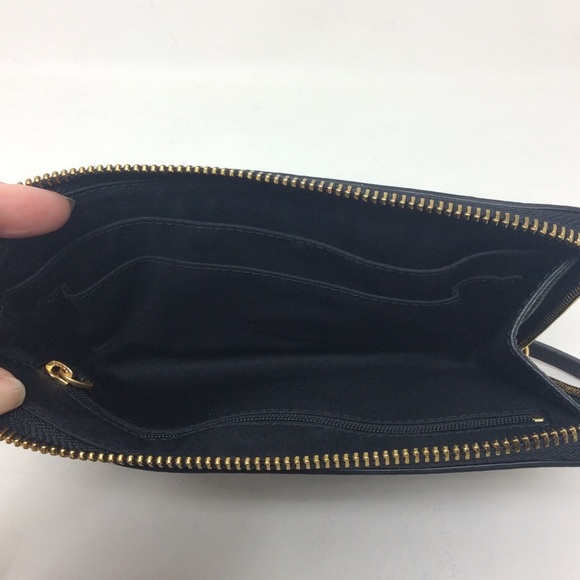 Authentic Tory Burch Britten Large Zip Pouch Wallet Wristlet Black Leather - Picture 10 of 14